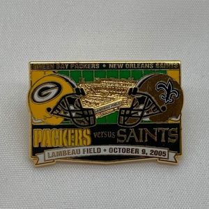 NFL Green Bay Packers vs New Orleans Saints Lambeau Field 2005 Lapel Pin